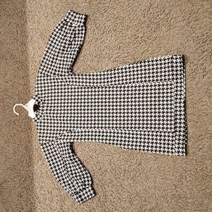 Cute! Houndstooth pattern dress. Worn twice. Kidpik brand.